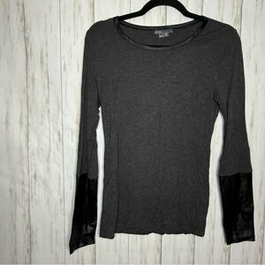 Vince gray with black sleeves XS